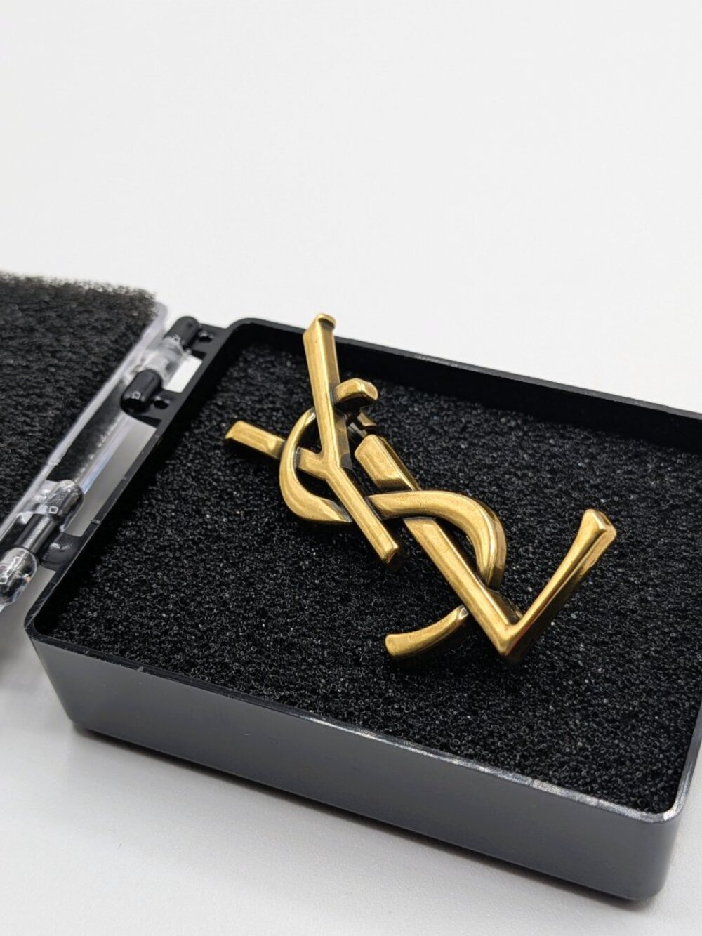 Vintage Bron Yves Saint Laurent YSL Brooch Employee Appreciation Lapel Pin Small - Picture 4 of 7